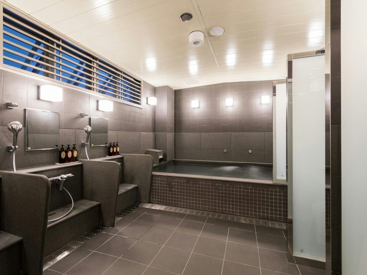 ห้องอาบน้ำรวม