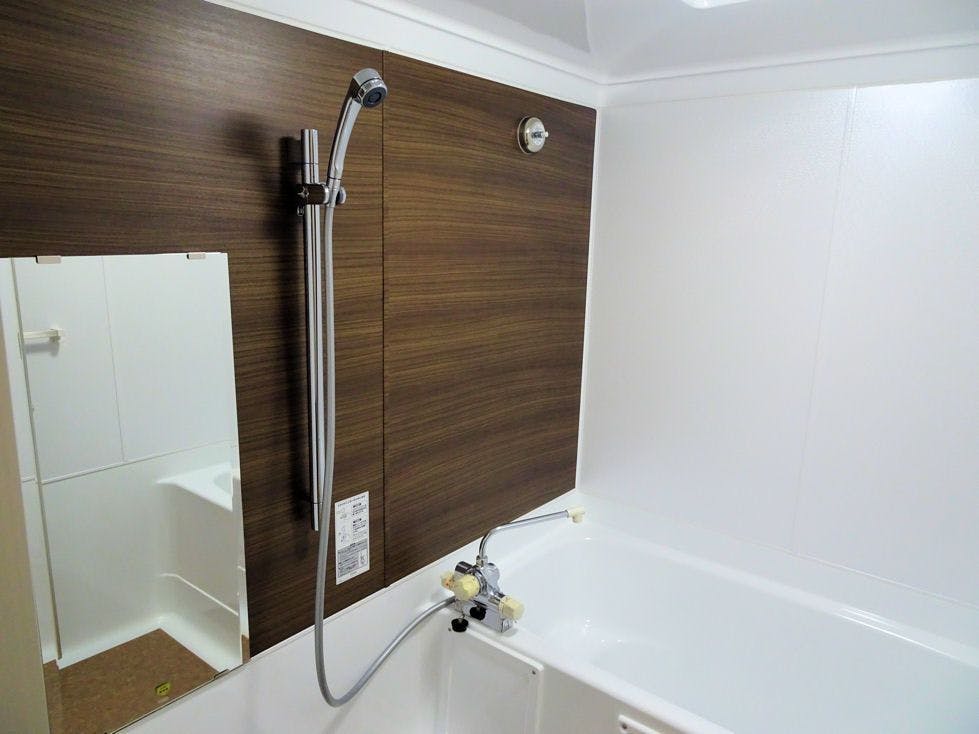 ห้องพักเดี่ยวประเภท C พร้อมห้องน้ำ (อาคารเสริม)