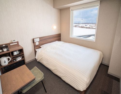 150cm幅のワイドベッドでぐっすり