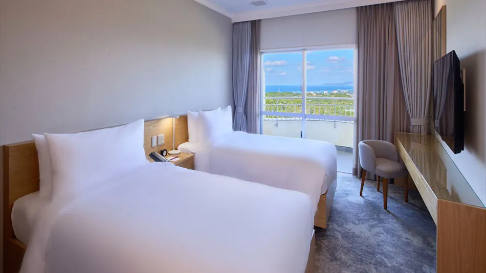ANA Crowne Plaza Resort Okinawa Uruma Hills