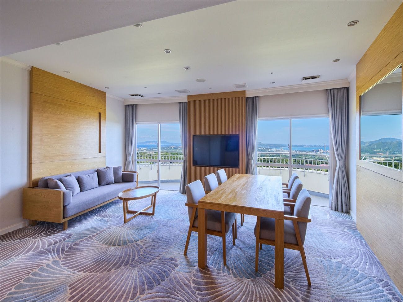 ANA Crowne Plaza Resort Okinawa Uruma Hills