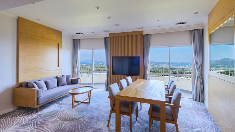 ANA Crowne Plaza Resort Okinawa Uruma Hills