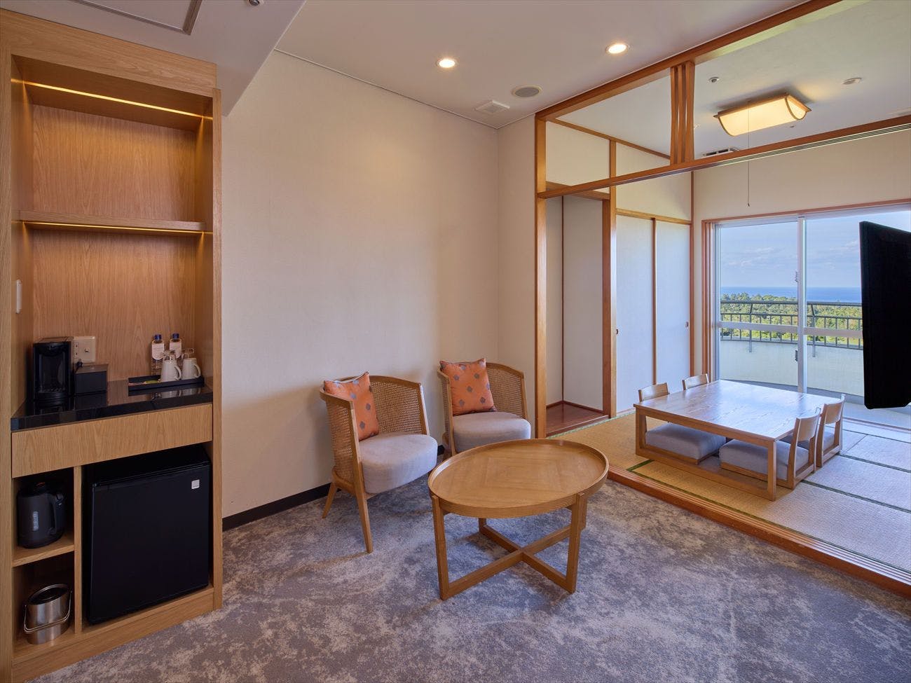 ANA Crowne Plaza Resort Okinawa Uruma Hills
