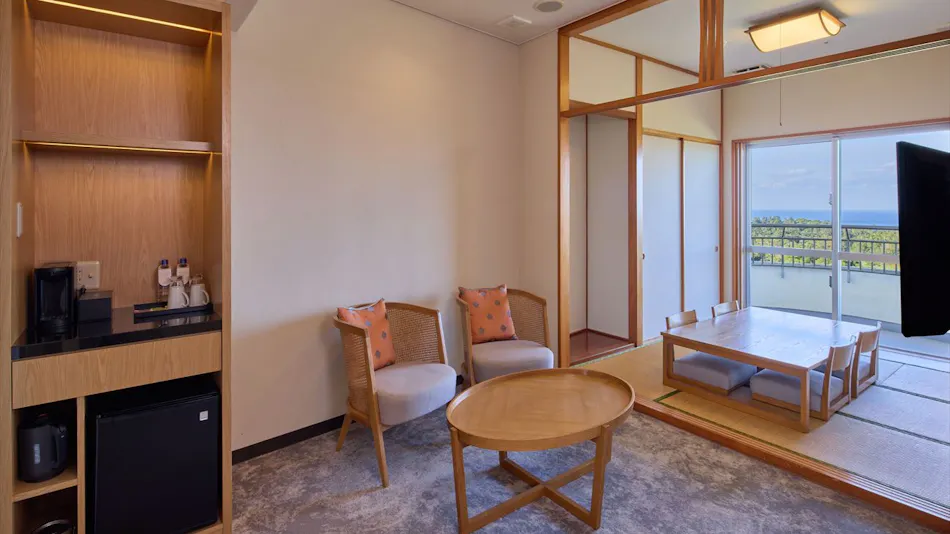 ANA Crowne Plaza Resort Okinawa Uruma Hills