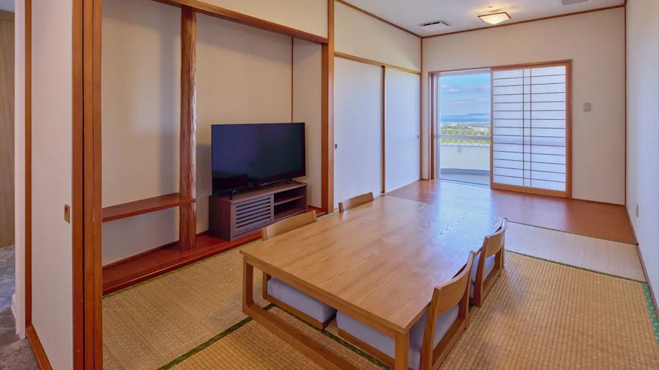ANA Crowne Plaza Resort Okinawa Uruma Hills