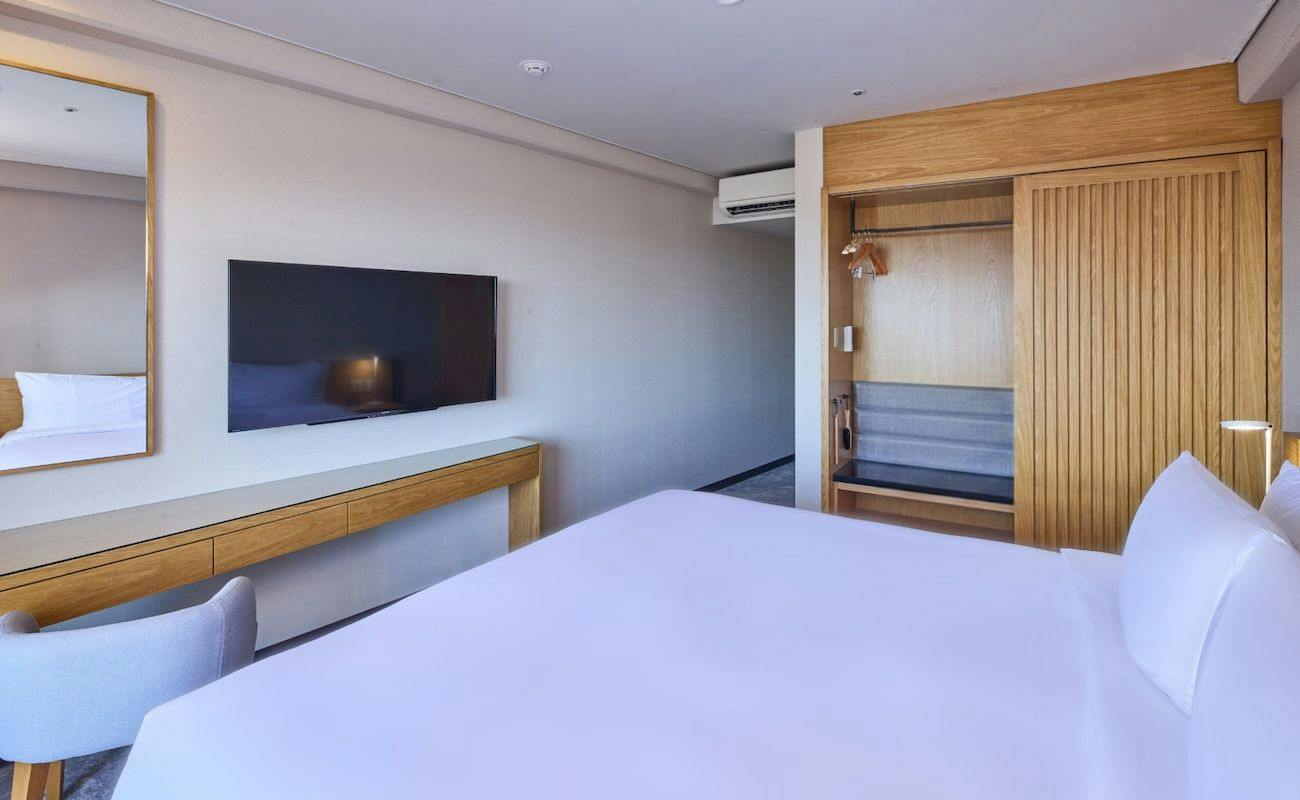 ANA Crowne Plaza Resort Okinawa Uruma Hills