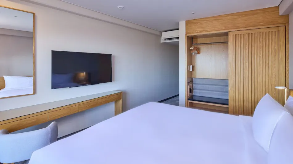 ANA Crowne Plaza Resort Okinawa Uruma Hills