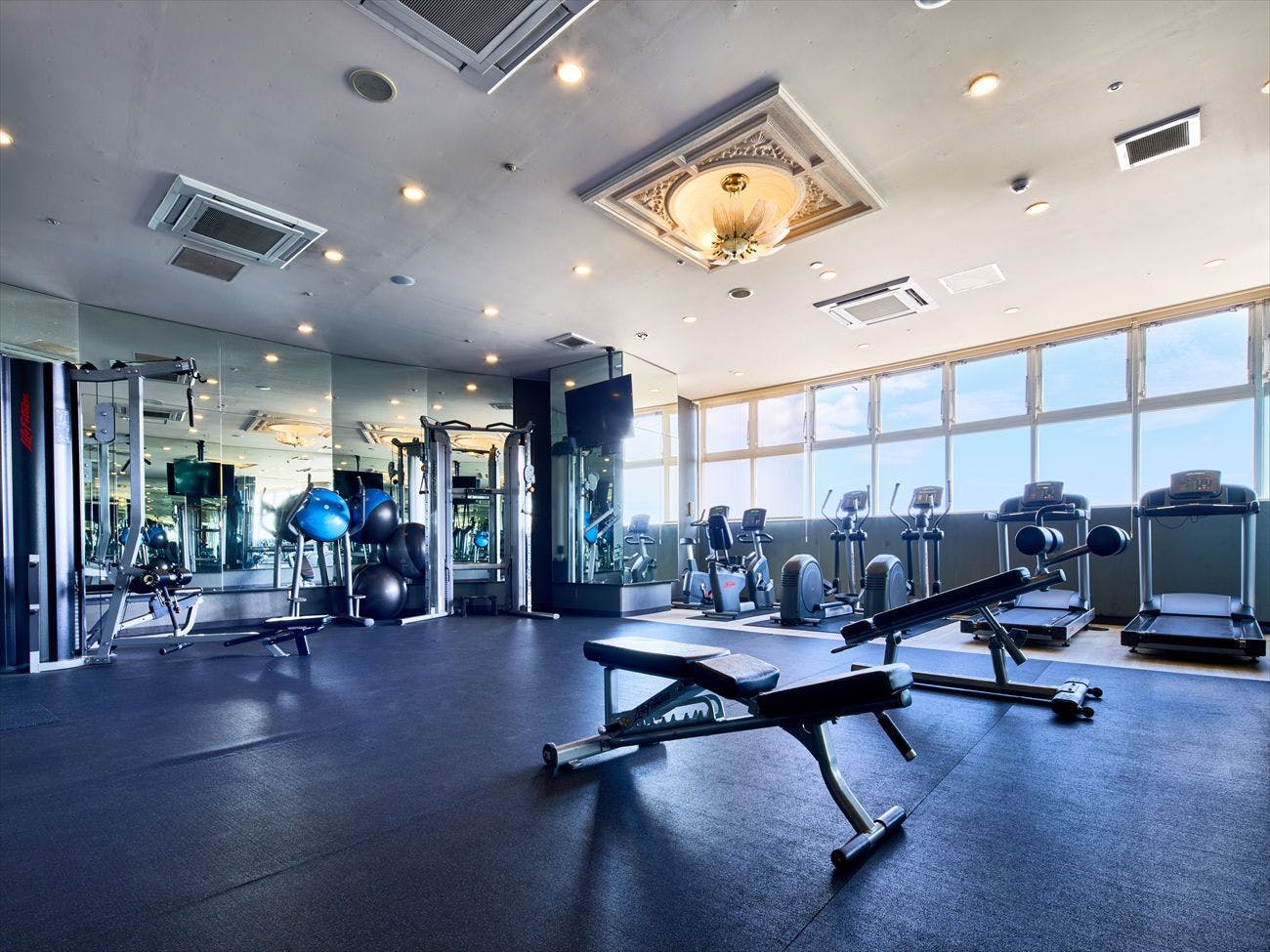 ANA Crowne Plaza Resort Okinawa Uruma Hills
