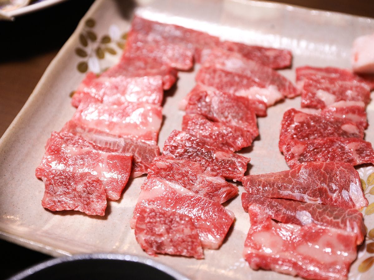 น้ำพุร้อนคิโนะซากิยังแนะนำเนื้อวัวทาจิมะด้วย