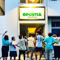 밝고 친근한 직원