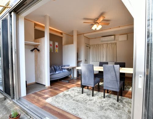 庭から見たリビング