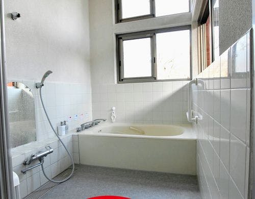 天然温泉かけ流し内風呂