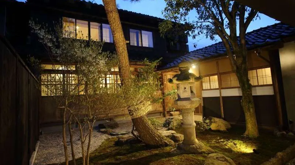 Etchu Inami Machiya Ryokan Kokarian