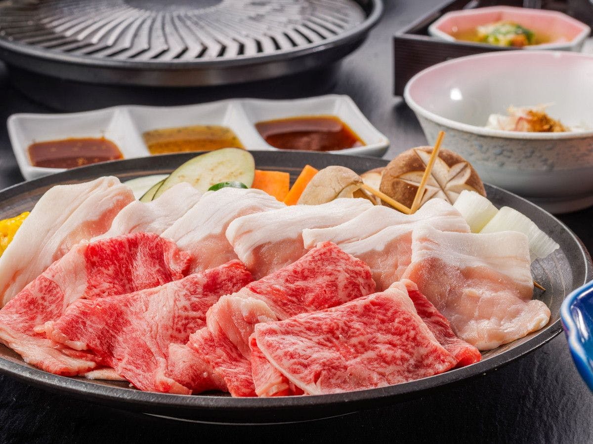 “黑毛和牛＆麓山高原猪肉烤涮”