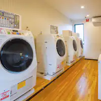 เครื่องซักผ้าหยอดเหรียญ (มีค่าใช้จ่าย)