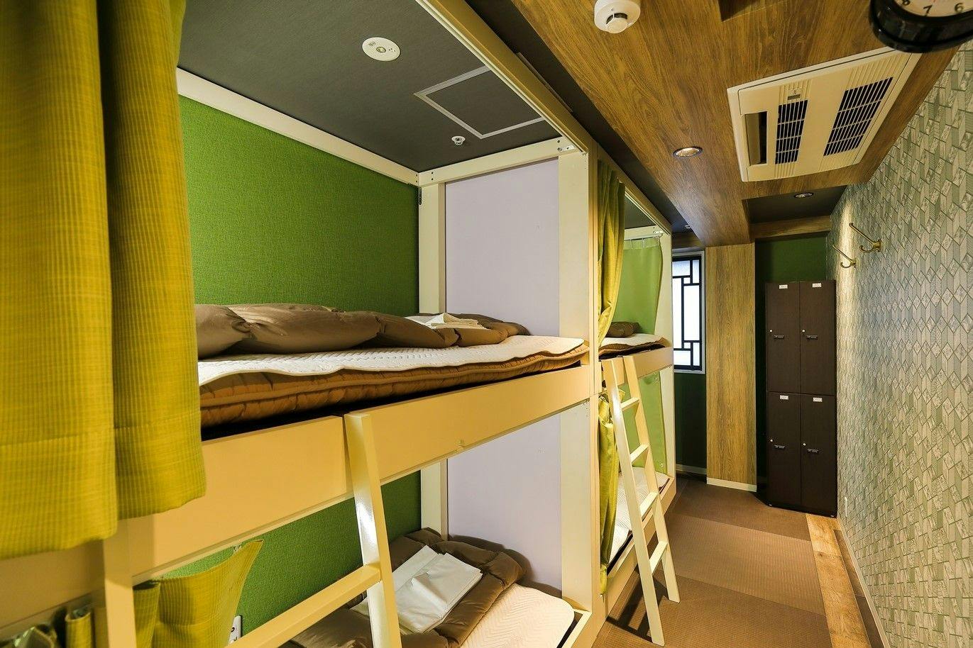Guest House Kobe Nadeshikoya