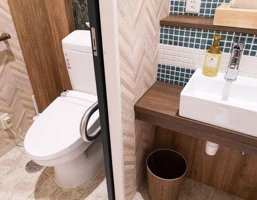 ・共用女子トイレ／トイレは男女別です