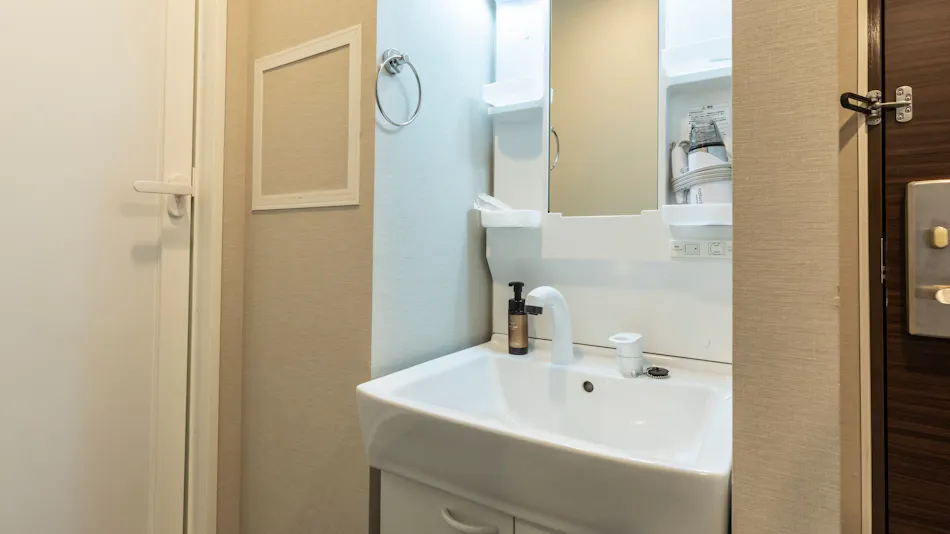 Tabist Uni Hotel Midosuji Honmachi