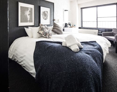 シングルベッド2台かダブルベッド1台可能