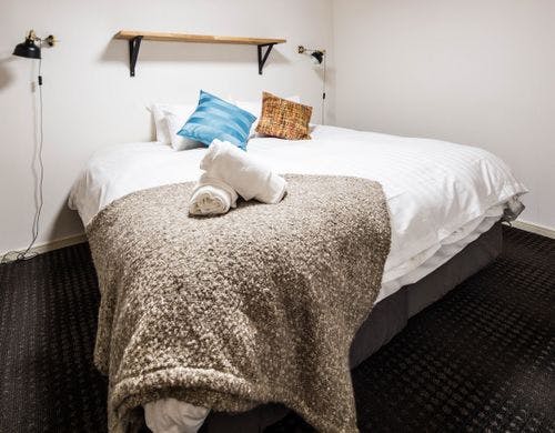 ベッドはシングルかダブル指定可能