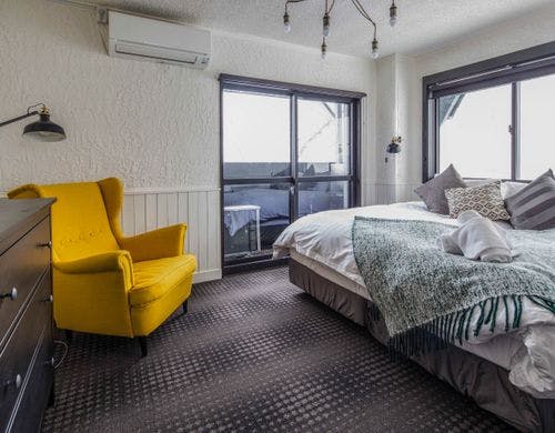 マスターベッドルーム（ユニットバス付）