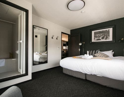 マスターベッドルーム（ユニットバス付）