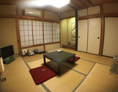 2階8畳のお部屋です。