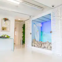 กลิ่นหอมของดอกไม้ต้อนรับลูกค้า