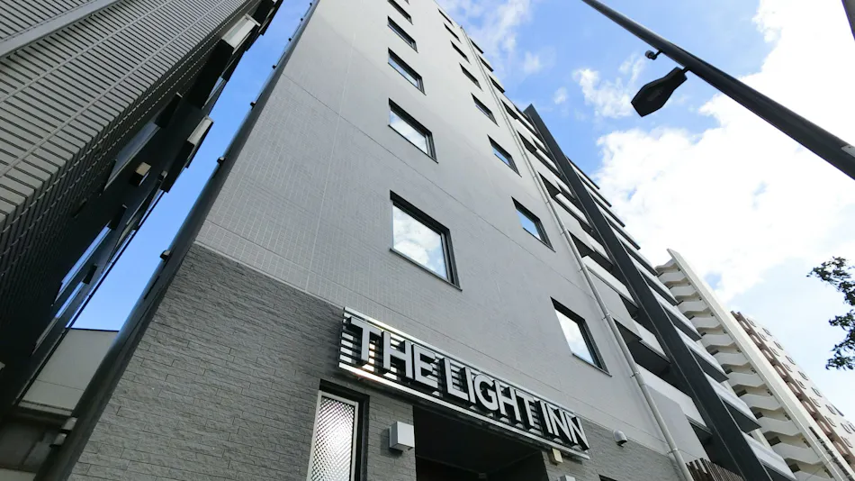 THE LIGHT INN