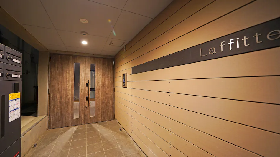 Laffitte Tokyo WEST