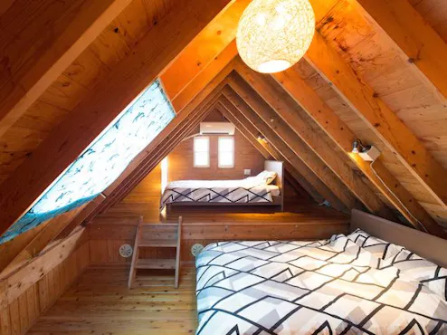 ภายในทำจากไม้ทั้งหมดในสไตล์บ้านไม้ซุง