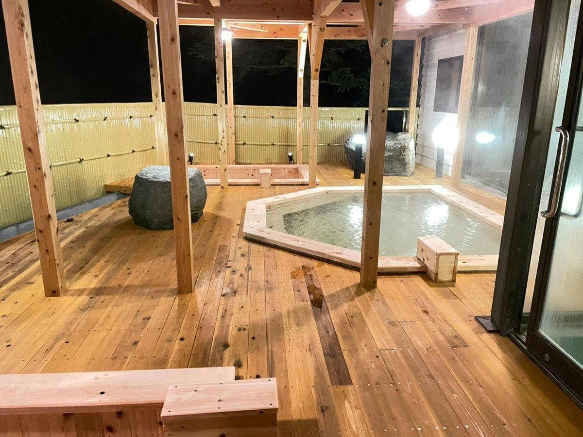 Adatara Onsen Hotel Paradise Hills