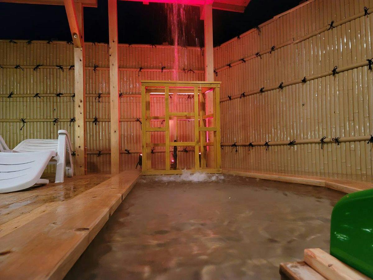 Adatara Onsen Hotel Paradise Hills