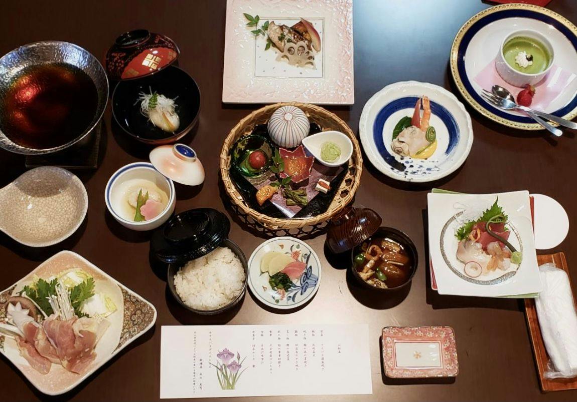 Adatara Onsen Hotel Paradise Hills