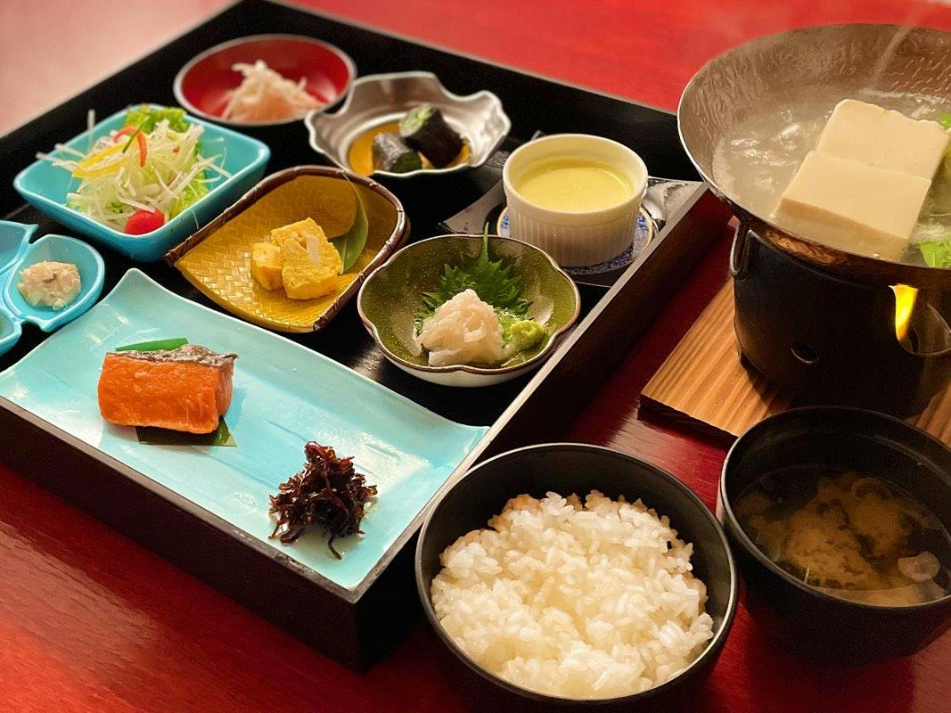 Adatara Onsen Hotel Paradise Hills