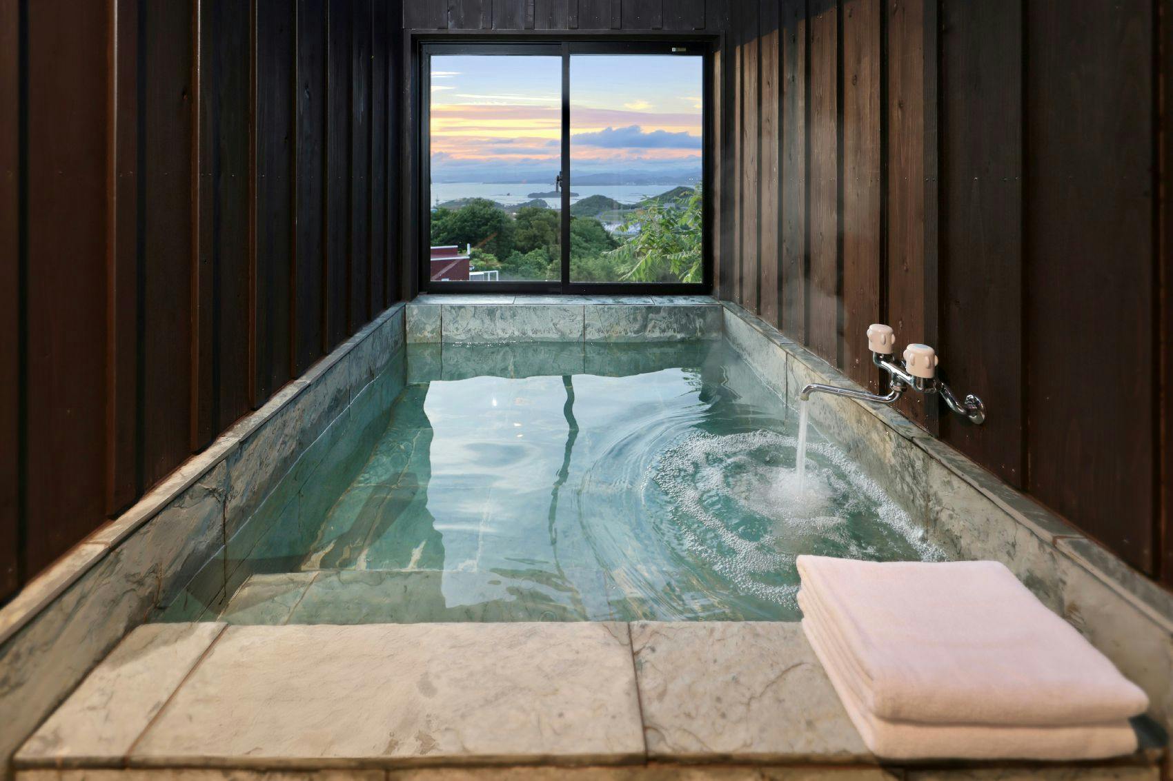 Crystal Villa Shirahama - Hill Town