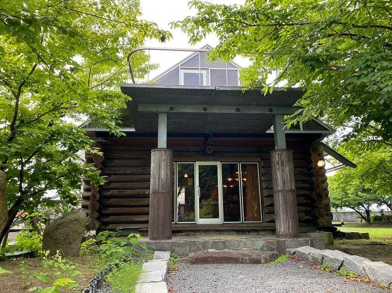 BAY MARINA Log House