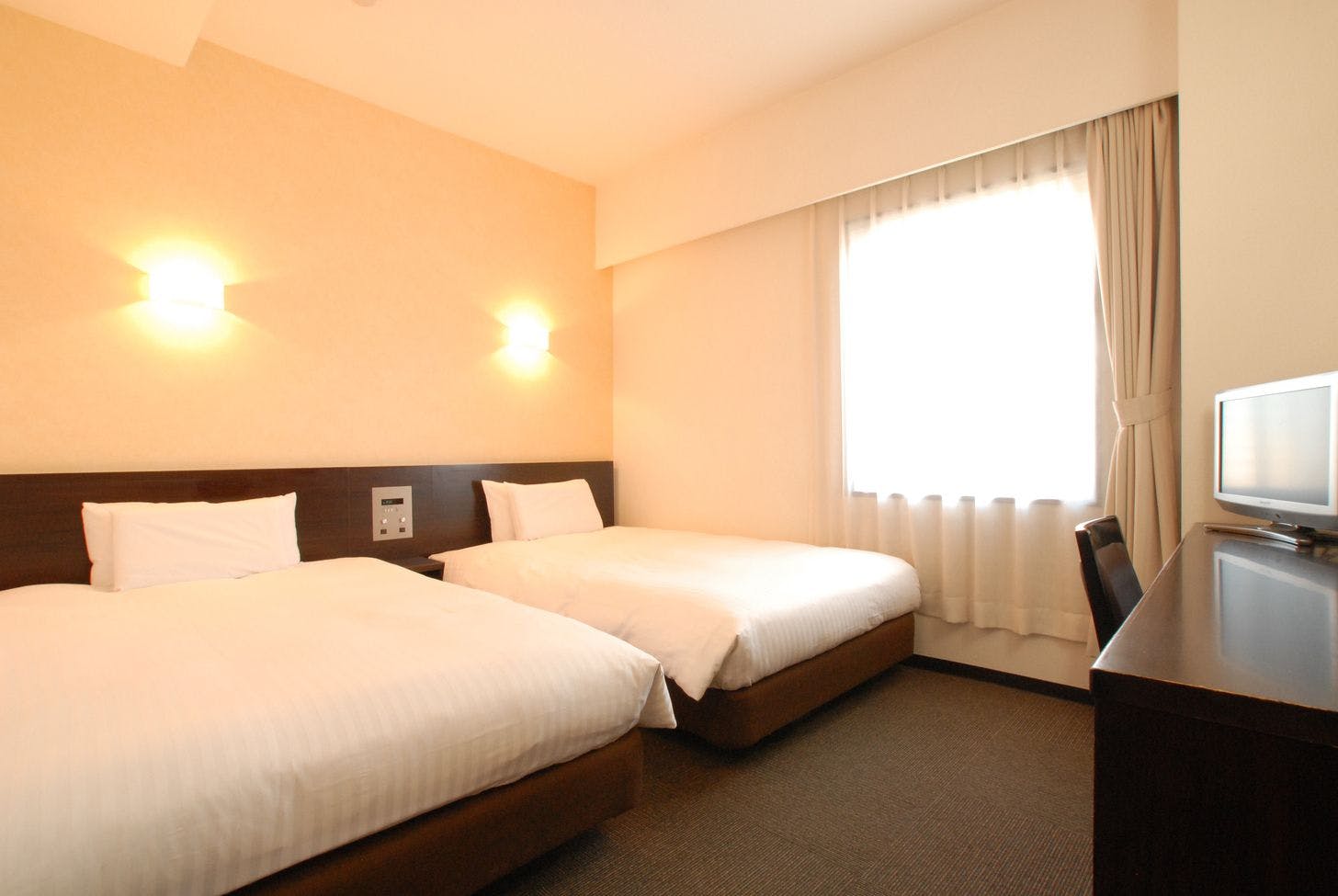 【ห้องเตียงคู่】