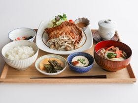 カダルテラス金田一