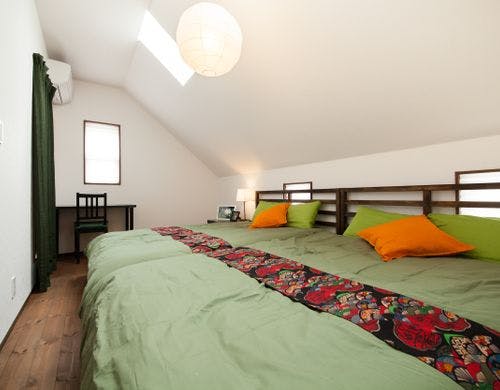 2階寝室のダブルベッド2台