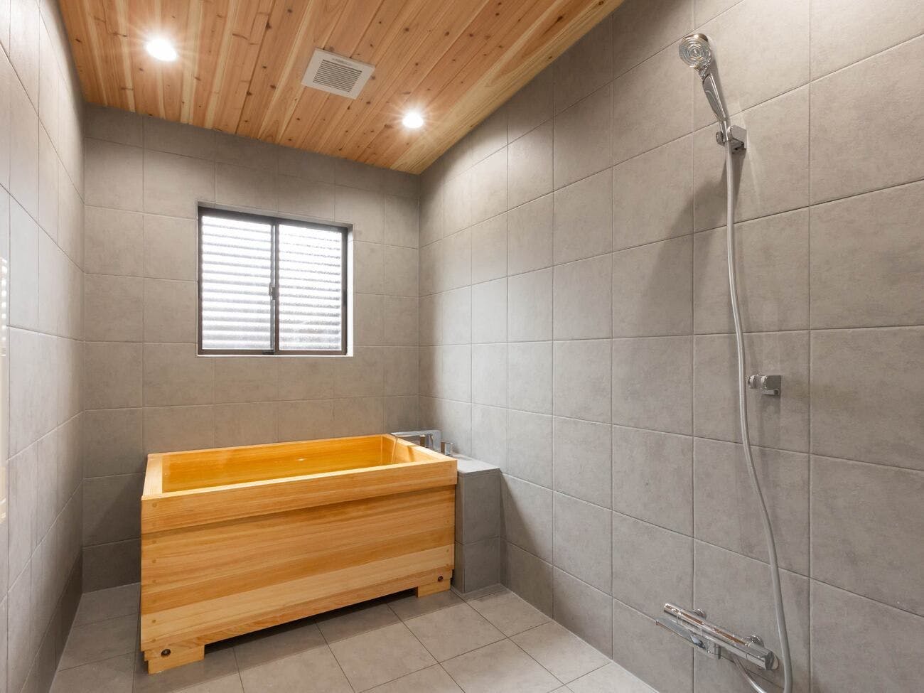 【ห้องอาบน้ำ】อ่างอาบน้ำที่ทำจากไม้ฮิโนกิ