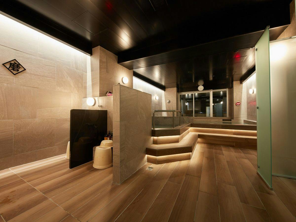 Rembrandt Cabin & Spa Shimbashi