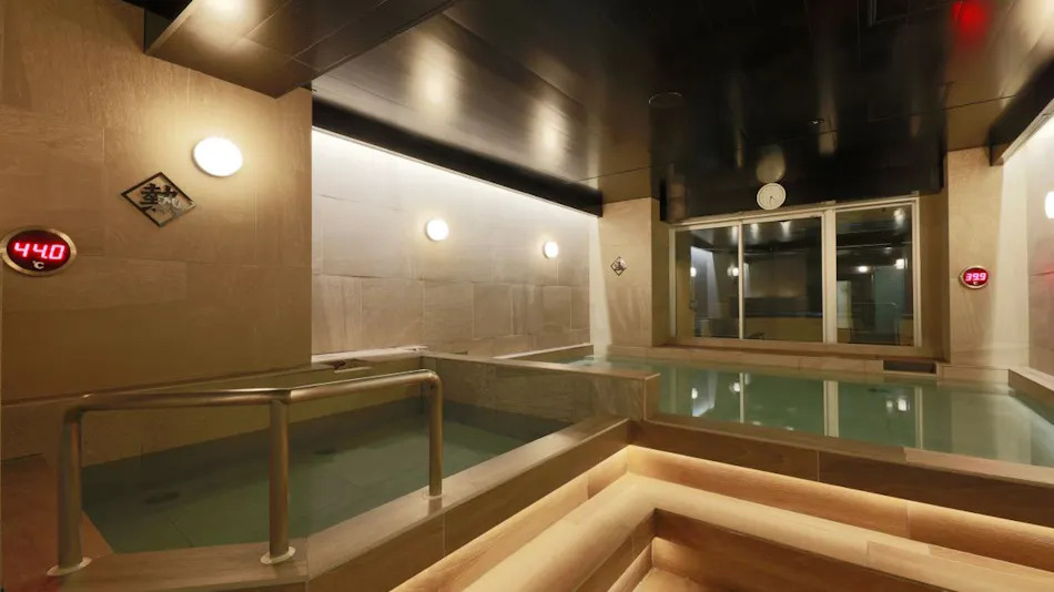 Rembrandt Cabin & Spa Shimbashi