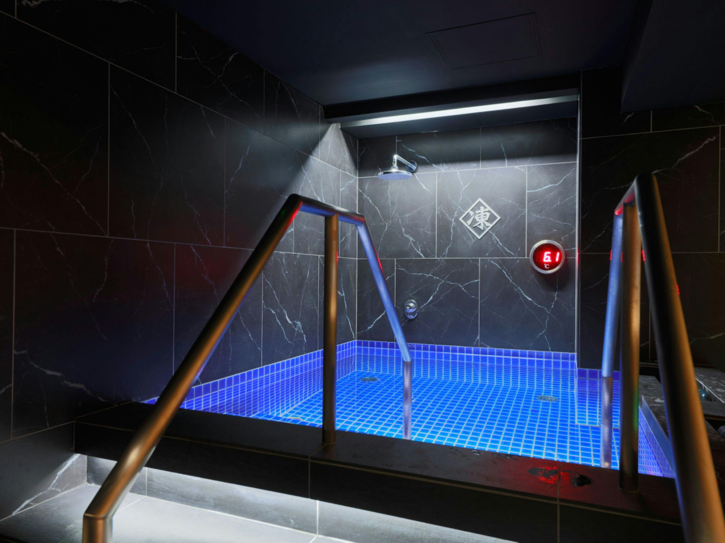 Rembrandt Cabin & Spa Shimbashi