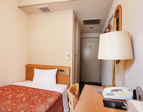 シングルルーム【110cm幅ベッド1台】