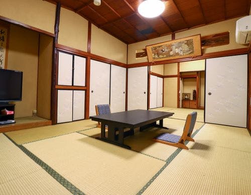 #グループ和室_2間続き　10畳+8畳+縁側付