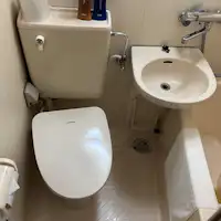 ห้องน้ำยูนิตในอาคาร R ที่ปรับปรุงใหม่