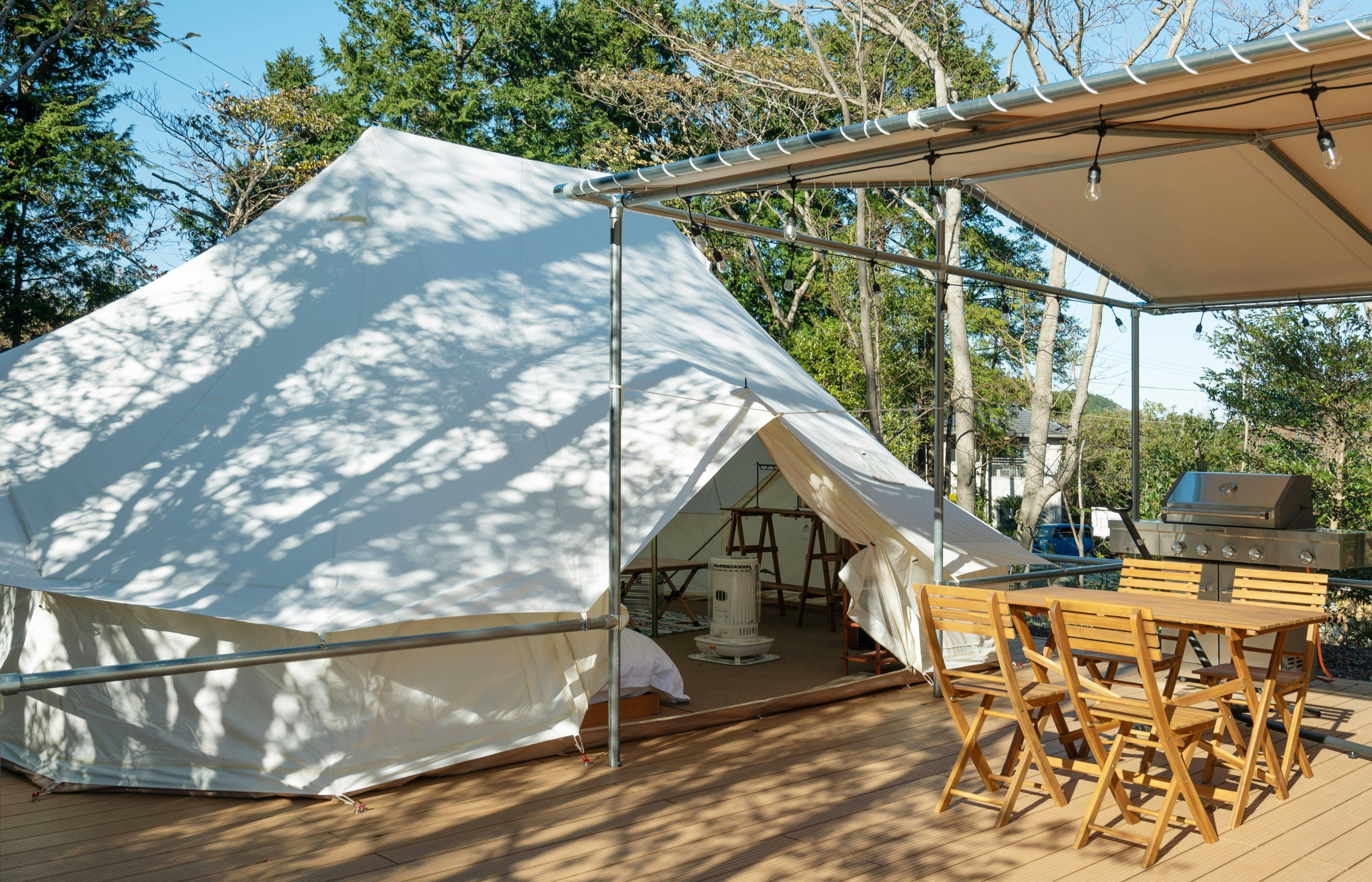 ภายนอกเต็นท์จักรพรรดิ