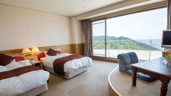 Bilik Kembar Menghadap Gunung