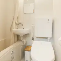 PANORAMA TWIN Bathroom and Toilet